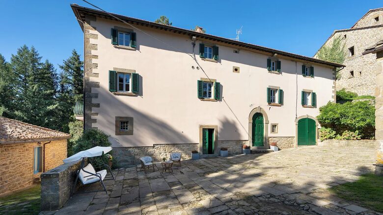 Timeless Elegance in the Tuscan Hills - Arezzo, Italy