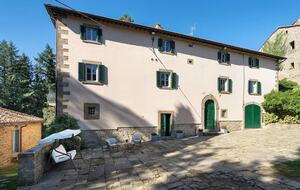 Timeless Elegance in the Tuscan Hills - Arezzo, Italy