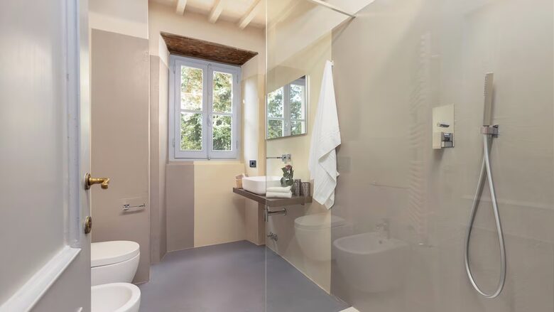 Timeless Elegance in the Tuscan Hills - Arezzo, Italy
