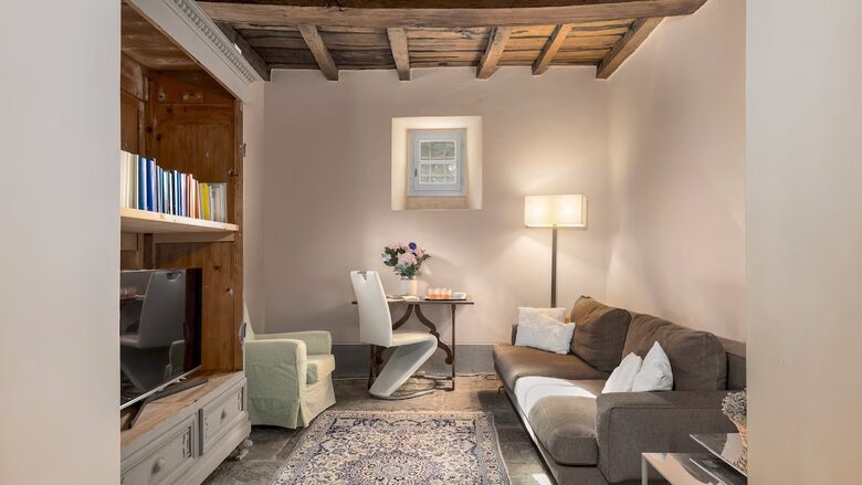 Timeless Elegance in the Tuscan Hills - Arezzo, Italy