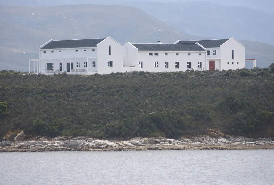 A Coastal Sanctuary with 360-Degree Views - Hermanus, South Africa