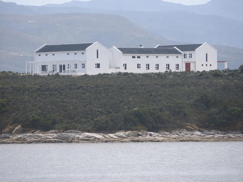 A Coastal Sanctuary with 360-Degree Views - Hermanus, South Africa