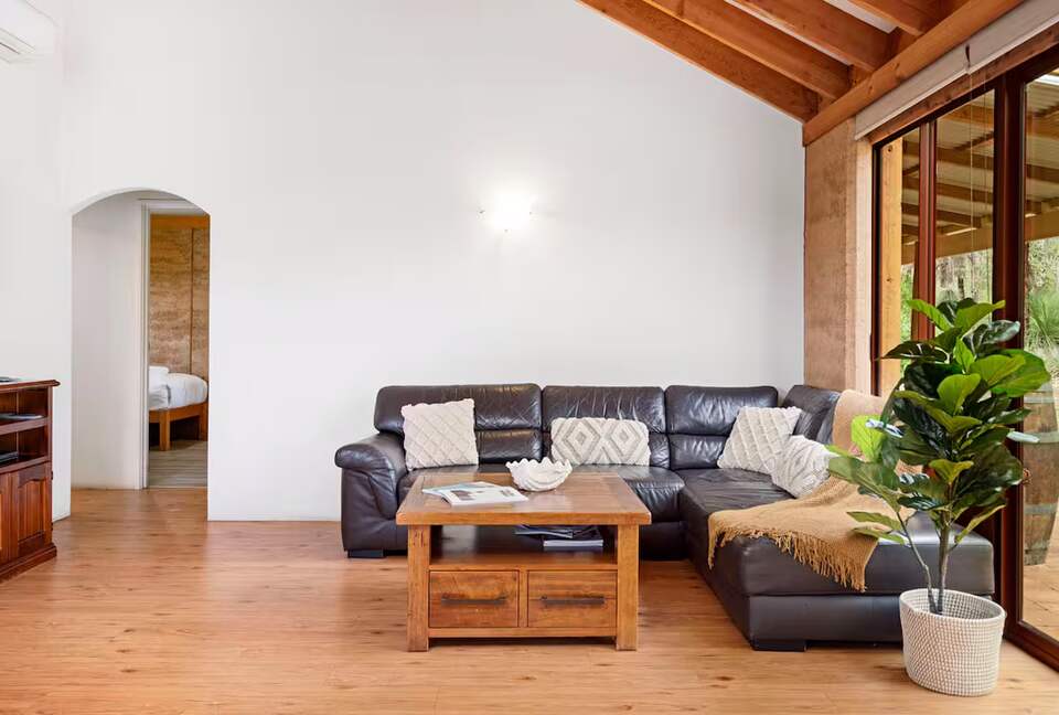 Grasswood Cottage at Woodstone Estate - Quedjinup, Australia