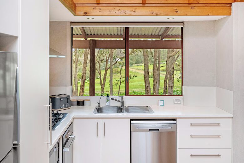 Grasswood Cottage at Woodstone Estate - Quedjinup, Australia