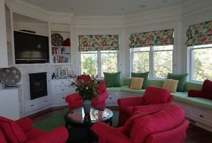 Seaview Avenue Beachfront Estate - Barnstable, Massachusetts