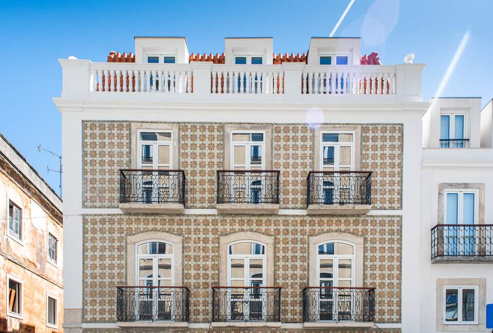 Quintess Collection - Santa Barbara Square - Lisbon, Portugal