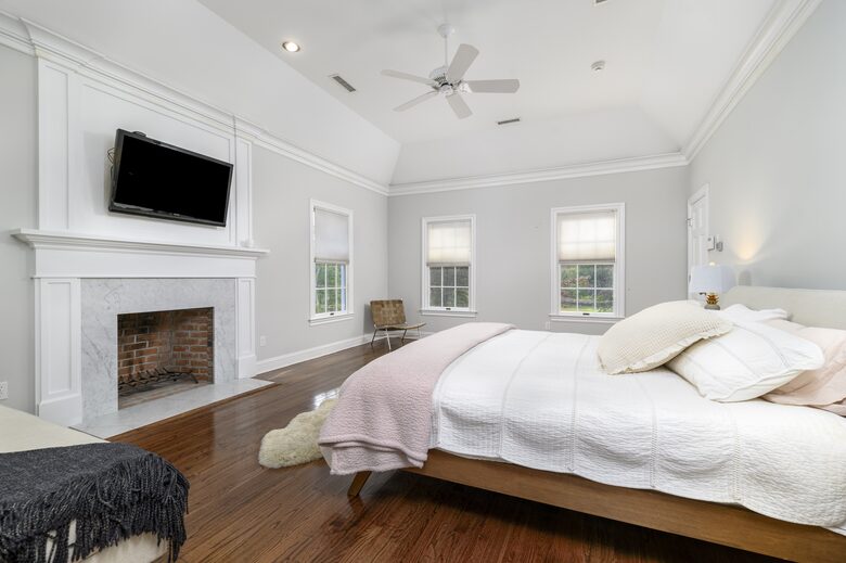 July 2026: Luxury Connecticut Estate with Private Padel Court & Pool - Wilton, Connecticut