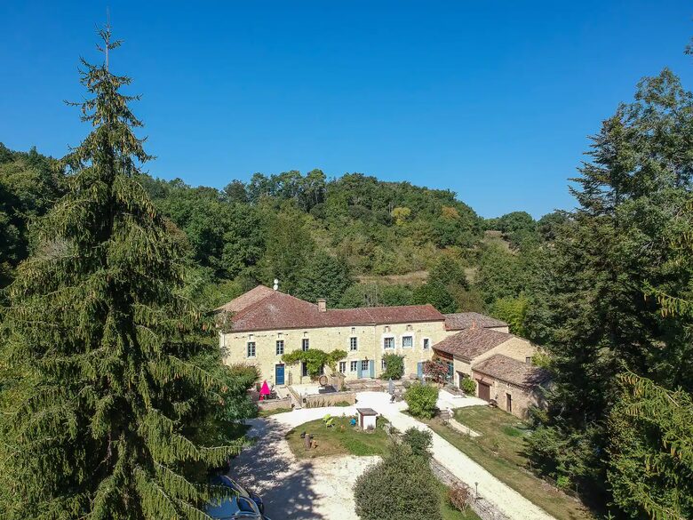 A 17th-Century Mill Estate at Saint-Avit - Gavaudun, France