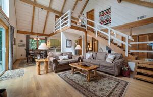 A Refined Highlands Retreat Near Apple Lake - Highlands, North Carolina