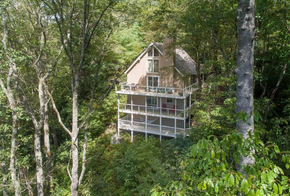 A Refined Highlands Retreat Near Apple Lake - Highlands, North Carolina