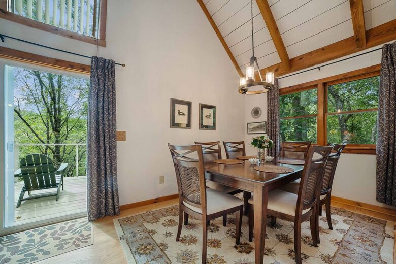 A Refined Highlands Retreat Near Apple Lake - Highlands, North Carolina
