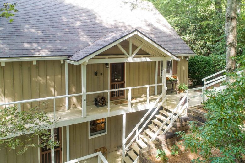 A Refined Highlands Retreat Near Apple Lake - Highlands, North Carolina