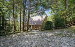 A Refined Highlands Retreat Near Apple Lake - Highlands, North Carolina