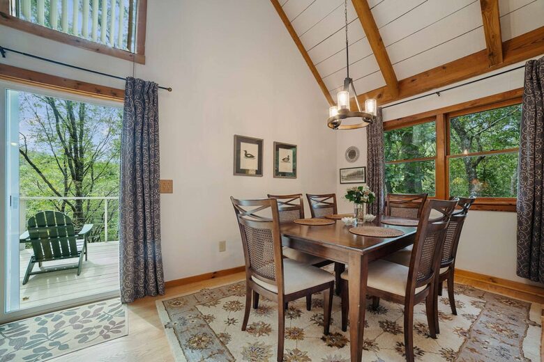 A Refined Highlands Retreat Near Apple Lake - Highlands, North Carolina