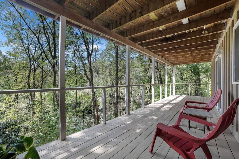A Refined Highlands Retreat Near Apple Lake - Highlands, North Carolina