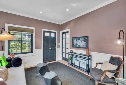 Heart of Old Town Cottage - Yountville, California