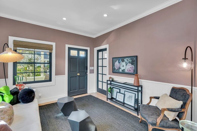 Heart of Old Town Cottage - Yountville, California