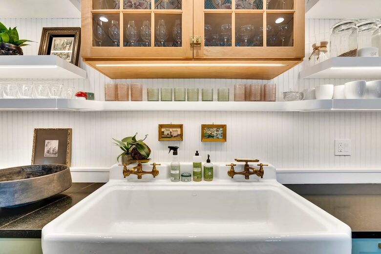 Heart of Old Town Cottage - Yountville, California
