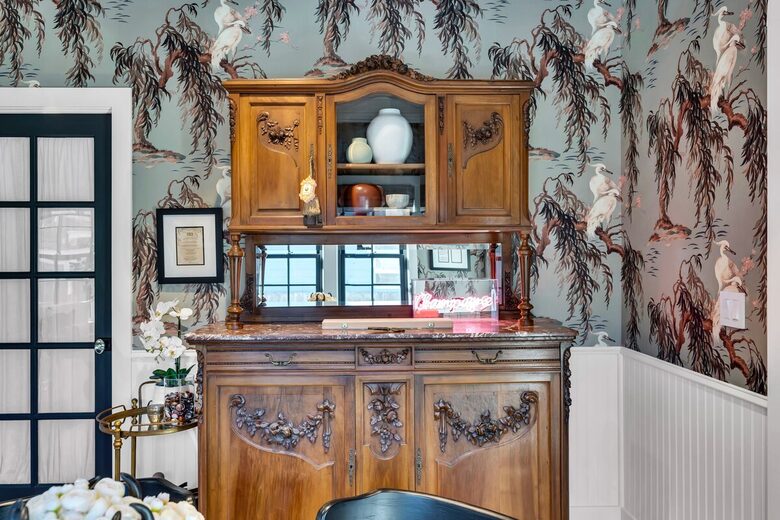 Heart of Old Town Cottage - Yountville, California