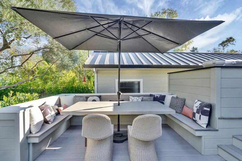 Heart of Old Town Cottage - Yountville, California