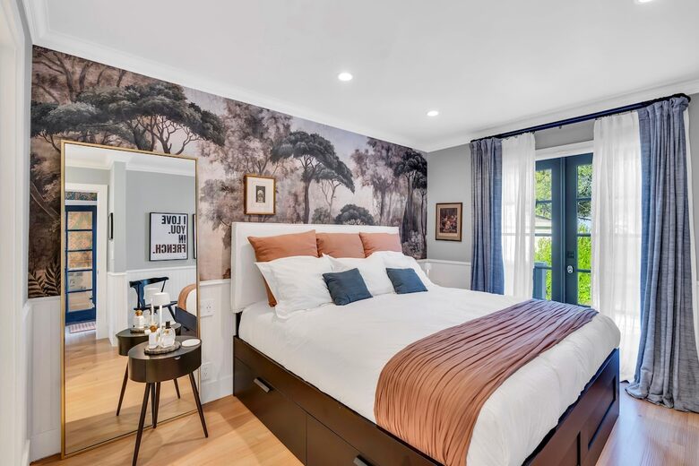 Heart of Old Town Cottage - Yountville, California
