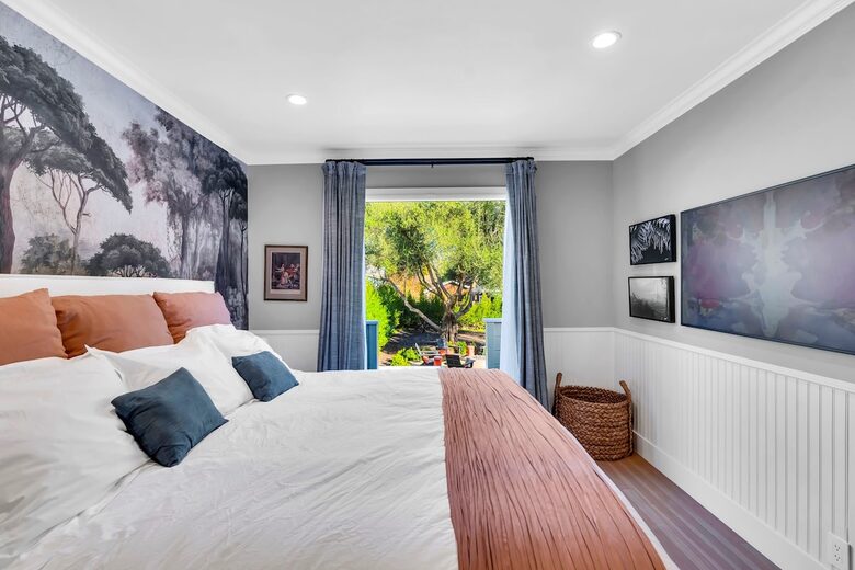Heart of Old Town Cottage - Yountville, California