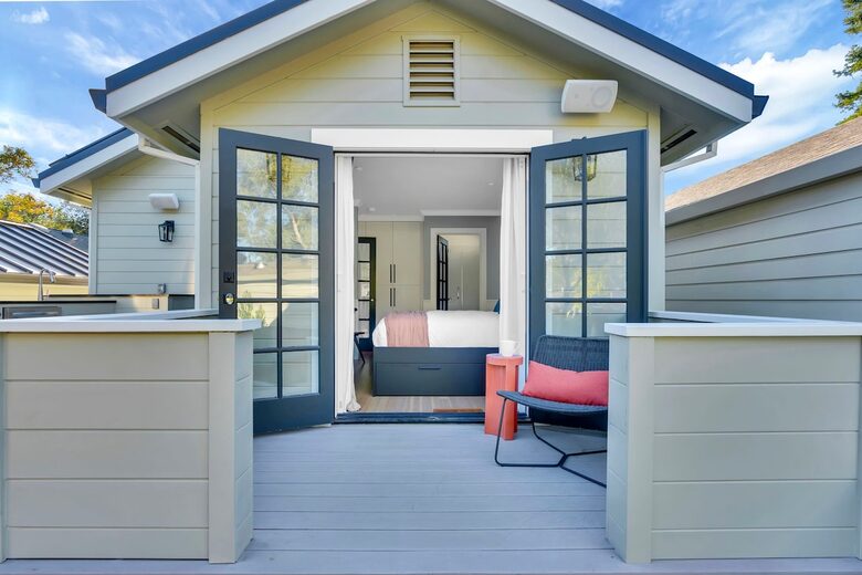 Heart of Old Town Cottage - Yountville, California