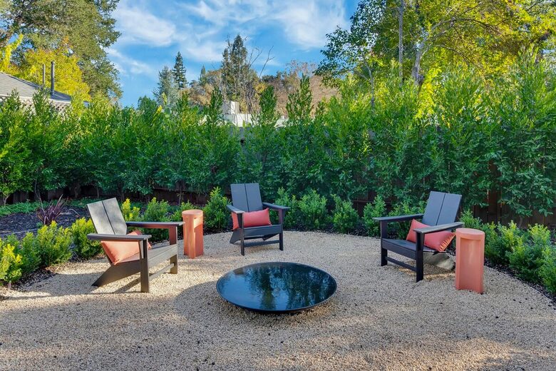 Heart of Old Town Cottage - Yountville, California