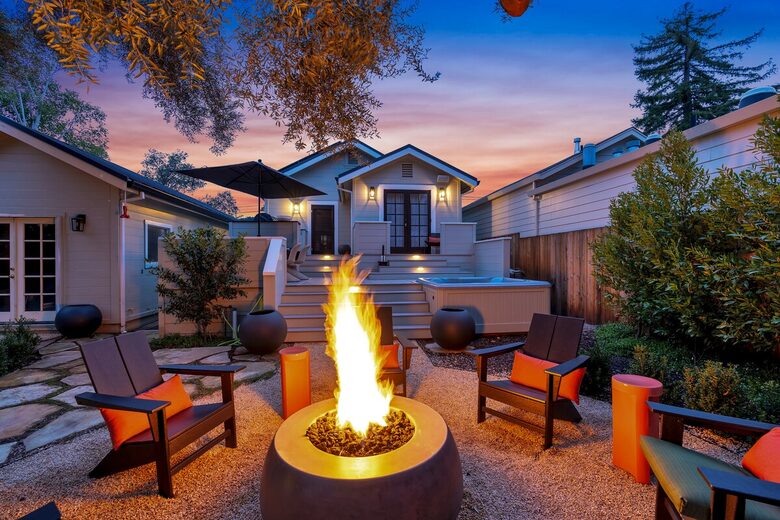 Heart of Old Town Cottage - Yountville, California