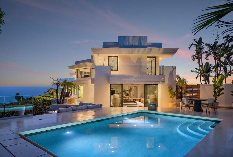 Architectural Paradise | Malibu Blufftop Estate with Panoramic Views - Malibu, California