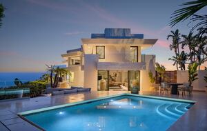 Architectural Paradise | Malibu Blufftop Estate with Panoramic Views - Malibu, California
