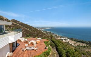 Architectural Paradise | Malibu Blufftop Estate with Panoramic Views - Malibu, California