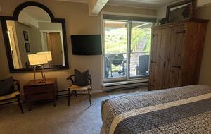 Gondola-Ski in and Ski Out Mountain Retreat in Snowmass - Snowmass Village, Colorado