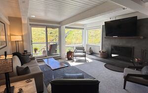Gondola-Ski in and Ski Out Mountain Retreat in Snowmass - Snowmass Village, Colorado