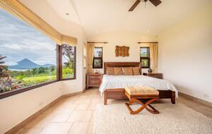 Lake & Volcano Vista Retreat - Tilaran, Costa Rica