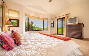 Lake & Volcano Vista Retreat - Tilaran, Costa Rica