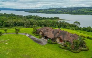 Lake & Volcano Vista Retreat - Tilaran, Costa Rica
