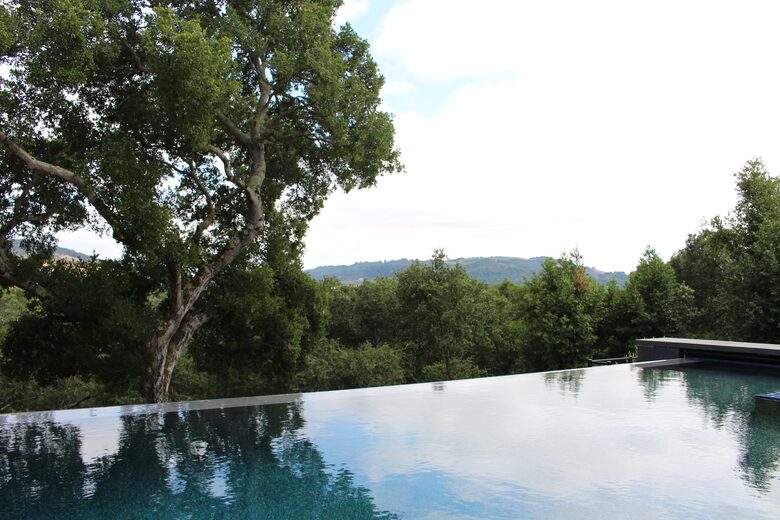 Sonoma Retreat with Infinity Pool & Oak Tree Views - Santa Rosa, California