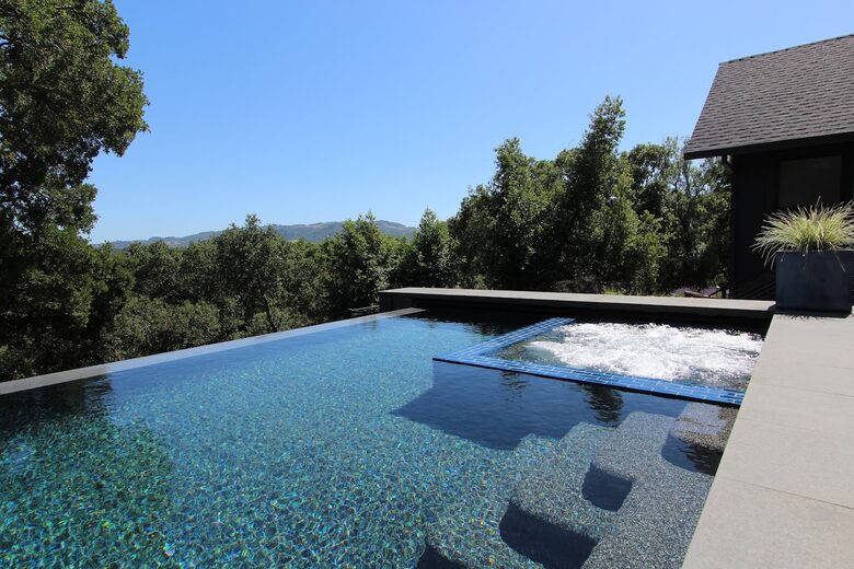 Sonoma Retreat with Infinity Pool & Oak Tree Views - Santa Rosa, California