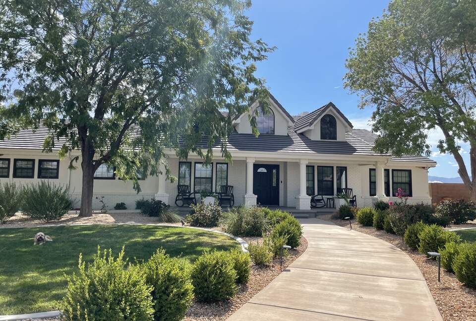 Relaxed St. George Living with Sweeping Sunset Views - St. George, Utah