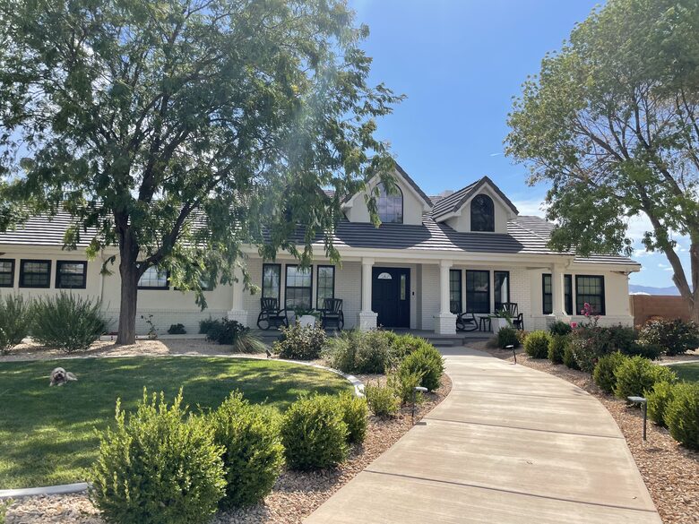 Relaxed St. George Living with Sweeping Sunset Views - St. George, Utah