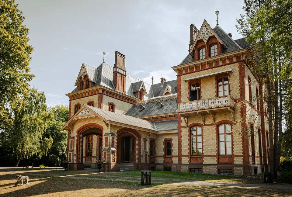 Schloss Düneck | A Historic Estate with Modern Luxury - Moorrege, Germany
