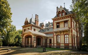 Schloss Düneck | A Historic Estate with Modern Luxury - Moorrege, Germany