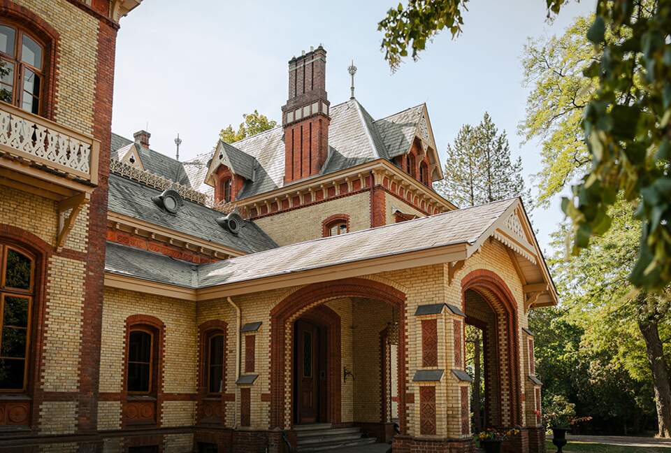 Schloss Düneck | A Historic Estate with Modern Luxury - Moorrege, Germany