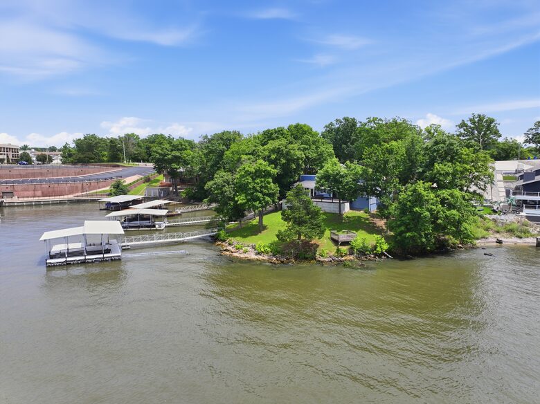 Waterfront Getaway in the Heart of Lake Ozark - Lake Ozark, Missouri