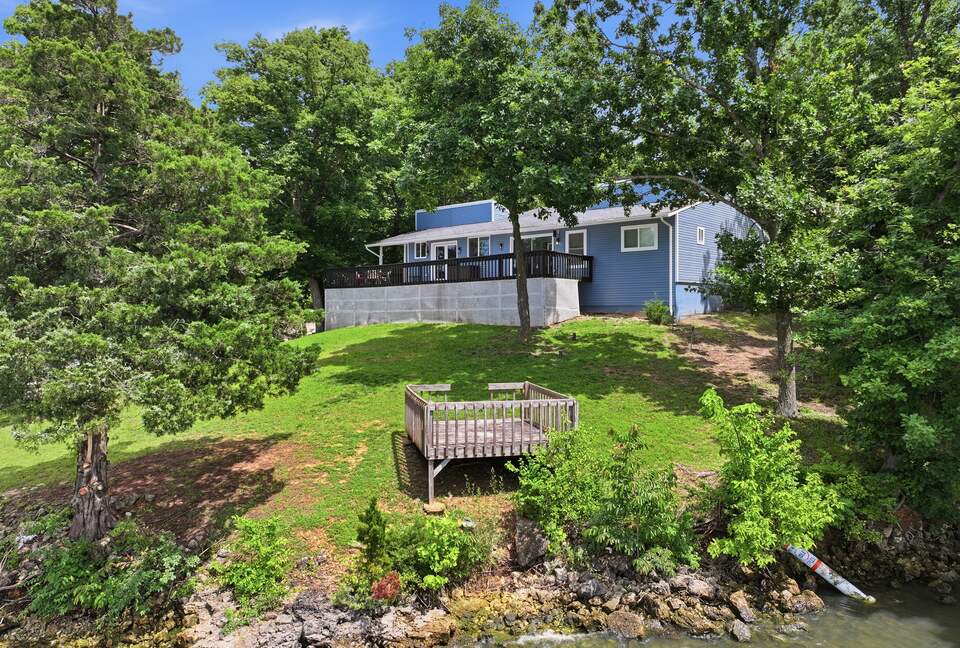 Waterfront Getaway in the Heart of Lake Ozark - Lake Ozark, Missouri