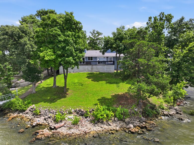 Waterfront Getaway in the Heart of Lake Ozark - Lake Ozark, Missouri