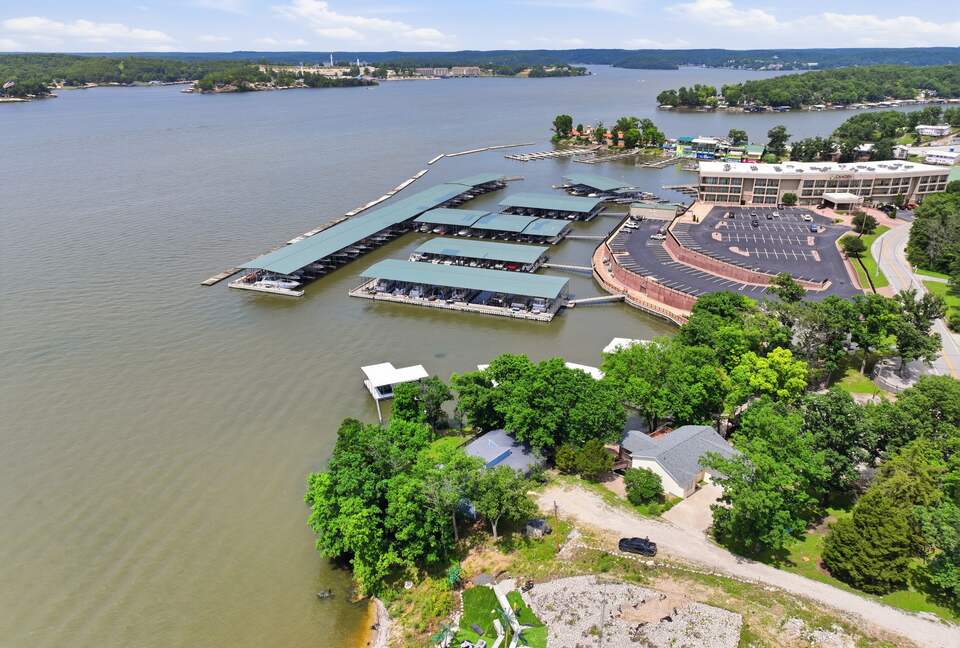 Waterfront Getaway in the Heart of Lake Ozark - Lake Ozark, Missouri
