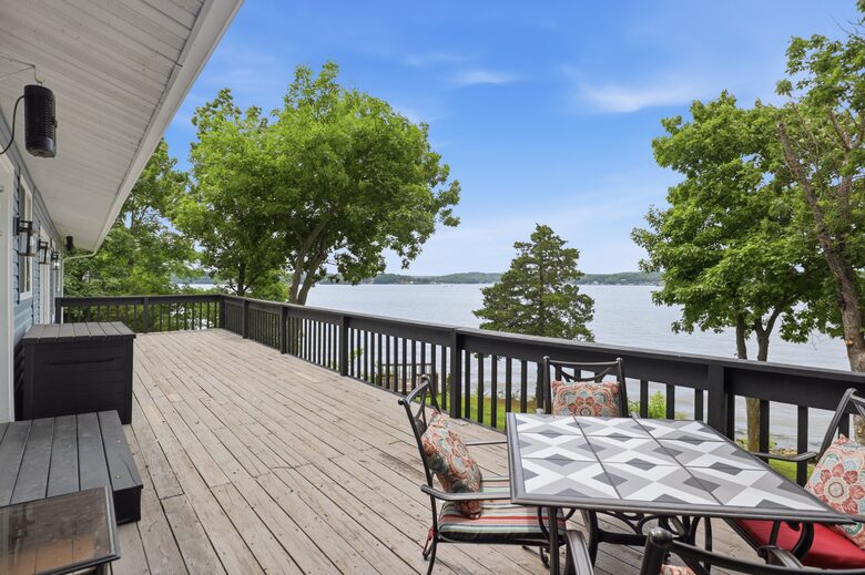 Waterfront Getaway in the Heart of Lake Ozark - Lake Ozark, Missouri
