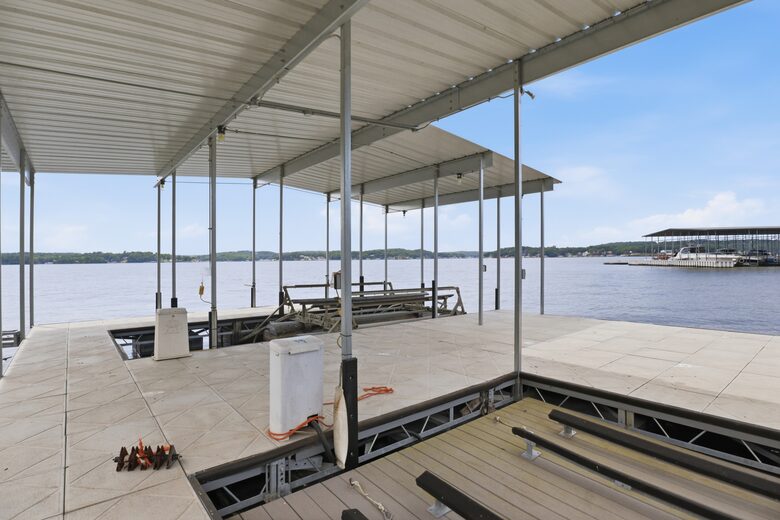 Waterfront Getaway in the Heart of Lake Ozark - Lake Ozark, Missouri